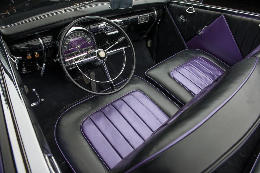 Интерьер Cadillac Series 62 Custom Cabriolet by Saoutchik 1948 года  (фото 8 из 32)